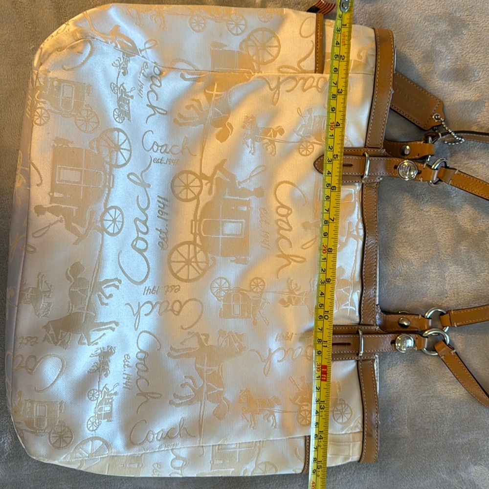 Large Coach purse - Picture 7 of 11